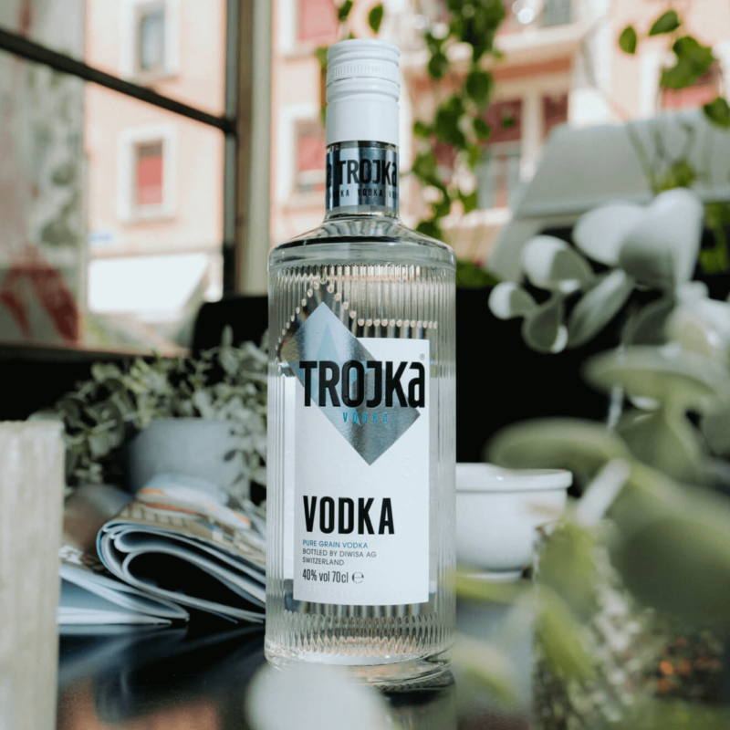 Trojka vodka 1 2